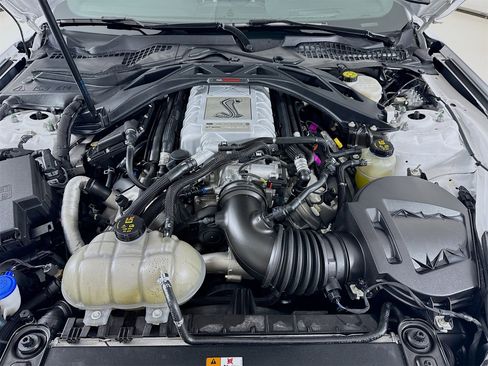 Used 2020 Ford Mustang Shelby GT500 w/ Technology Package image 29