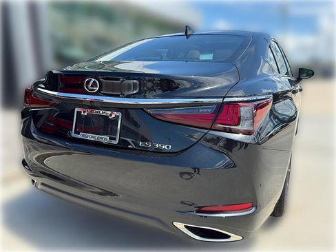 Used 2025 Lexus ES 350 w/ Premium Package FWD image 10