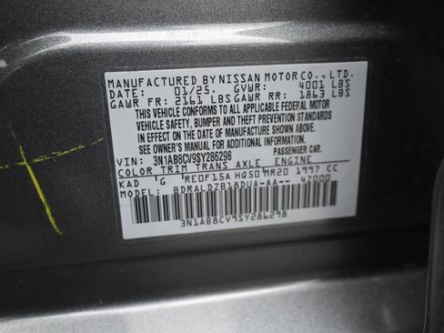 Used 2025 Nissan Sentra SV FWD image 14