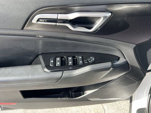 Used 2024 Kia Sportage EX image 15