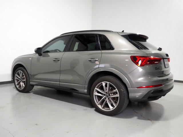 Used 2023 Audi Q3 quattro 2.0T Premium w/ Black Optic Sport Package AWD/4WD image 8