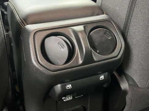 Used 2025 Jeep Wrangler Unlimited Sahara AWD/4WD image 22