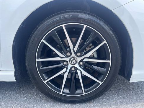 Used 2021 Toyota Camry SE w/ Cold Weather Package FWD image 26