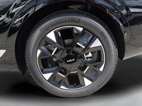 New 2026 Kia Sportage SX image 9