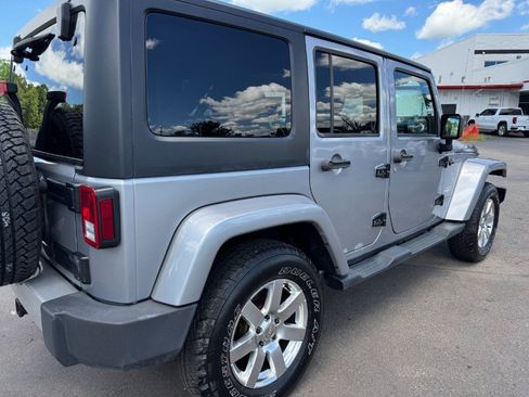Used 2014 Jeep Wrangler Unlimited Sahara w/ Connectivity Group AWD/4WD image 11