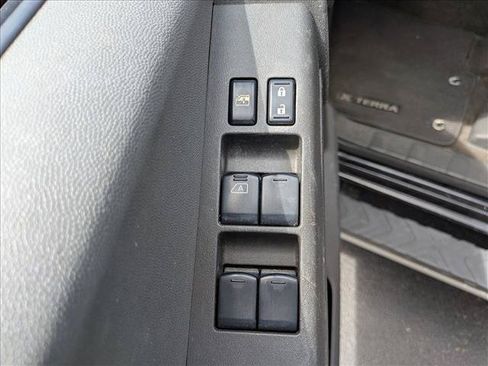 Used 2015 Nissan Xterra X AWD/4WD image 10