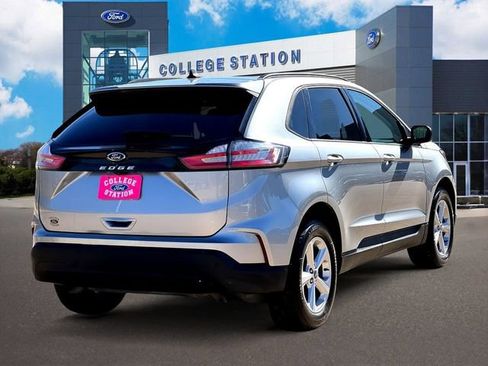 Certified 2021 Ford Edge SE image 4