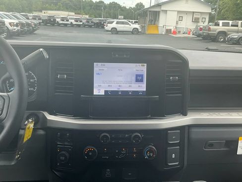 New 2026 Ford F250 XL AWD/4WD image 19