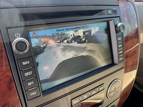 Used 2010 Chevrolet Tahoe LTZ image 32