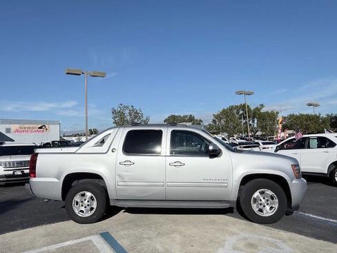 Used 2013 Chevrolet Avalanche LS image 22