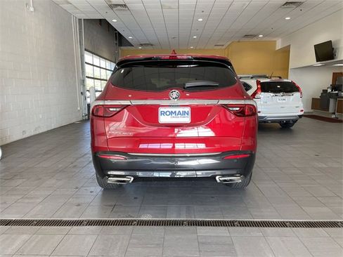Used 2024 Buick Enclave Premium image 4
