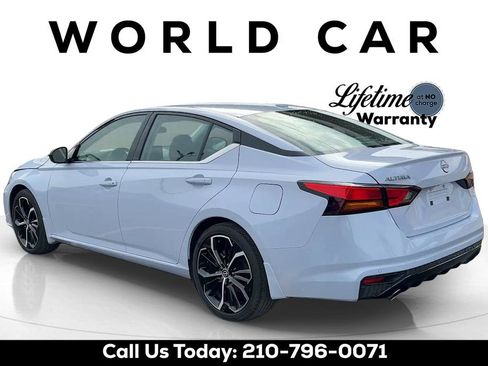 Used 2025 Nissan Altima 2.5 SR w/ SR Premium Package FWD image 5