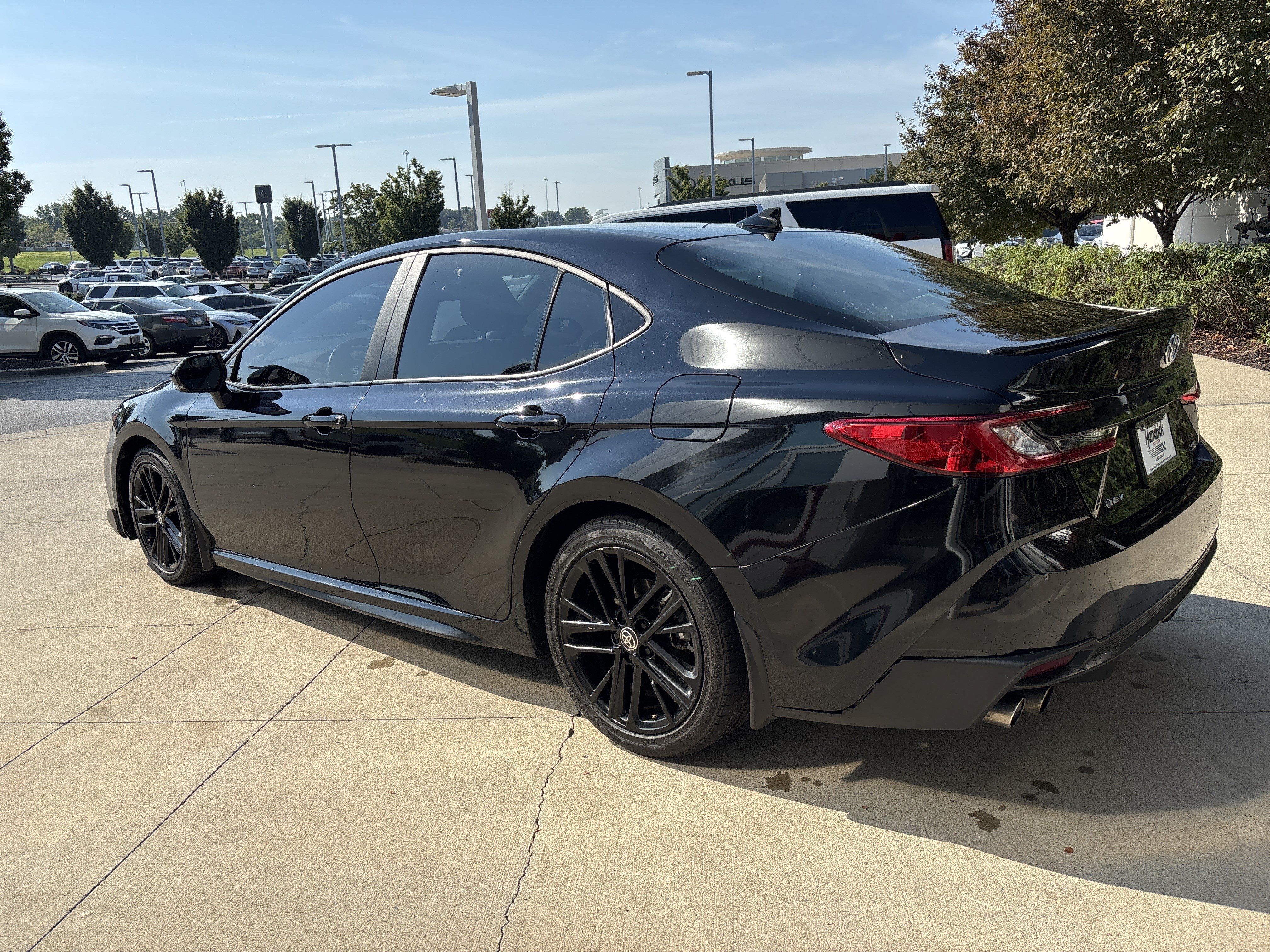 Used 2025 Toyota Camry SE FWD image 7