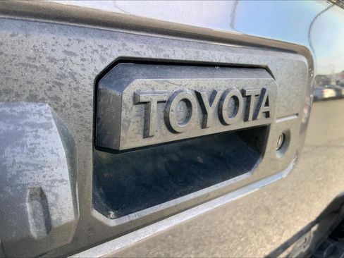 Used 2022 Toyota Tacoma TRD Sport w/ TRD Premium Sport Package AWD/4WD image 29