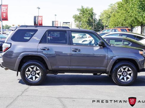 Used 2020 Toyota 4Runner TRD Off-Road Premium w/ Moonroof Package AWD/4WD image 17