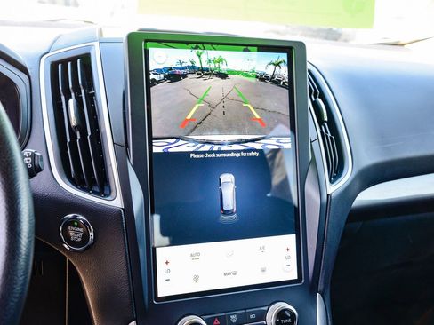 Used 2023 Ford Edge SE w/ Black Appearance Package image 25