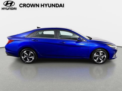 Certified 2023 Hyundai Elantra Limited w/ Cargo Package FWD image 4
