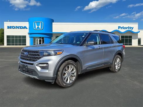 Used 2021 Ford Explorer XLT w/ Equipment Group 202A image 1