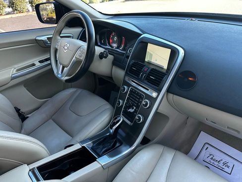Used 2015 Volvo XC60 T5 w/ Proximity Package image 13