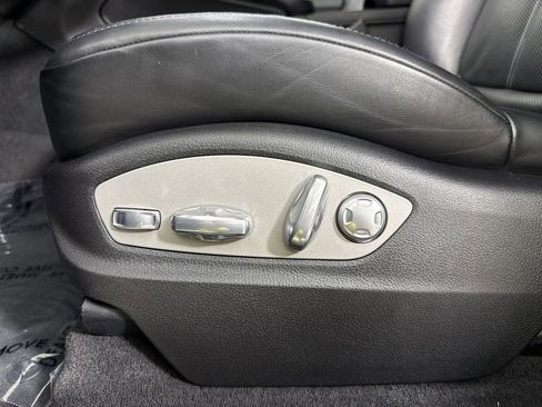 Certified 2017 Porsche Macan AWD/4WD image 40