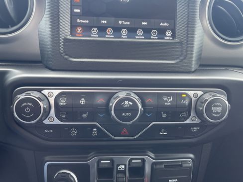 Used 2023 Jeep Gladiator Sport AWD/4WD image 28