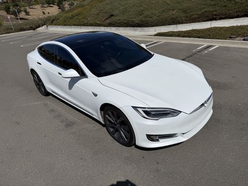 Used 2018 Tesla Model S 100D AWD/4WD image 18