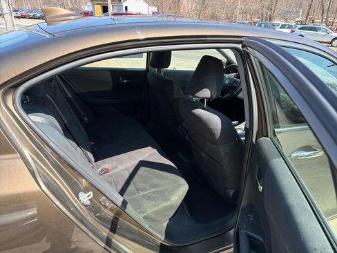 Used 2017 Honda Accord Hybrid Sedan image 9