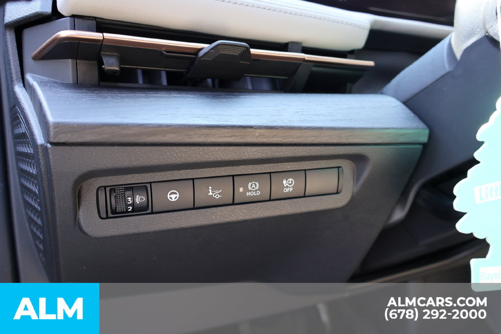 Used 2023 Nissan Ariya AWD image 15