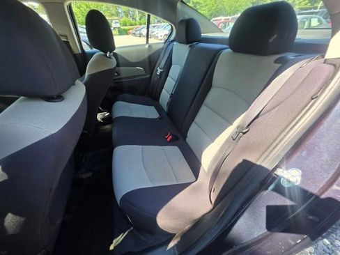 Used 2015 Chevrolet Cruze LS FWD image 19