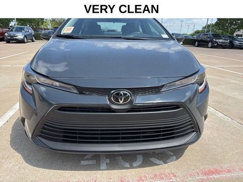 Used 2025 Toyota Corolla LE FWD image 2