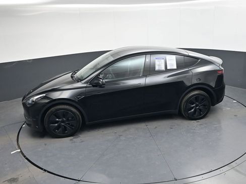 Used 2025 Tesla Model Y Long Range image 18