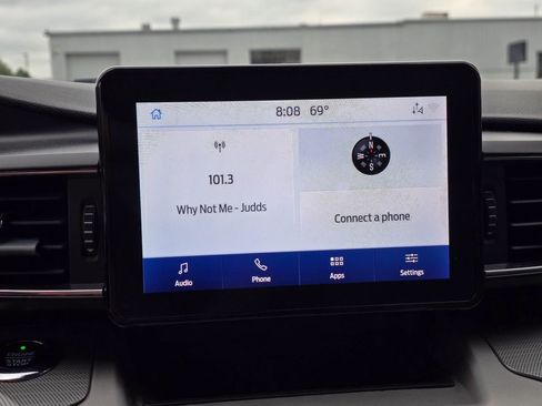 Used 2021 Ford Explorer XLT w/ Equipment Group 202A image 14