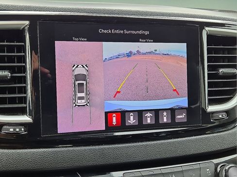 Used 2022 Chrysler Pacifica Touring-L w/ Uconnect Theater Family Group image 28