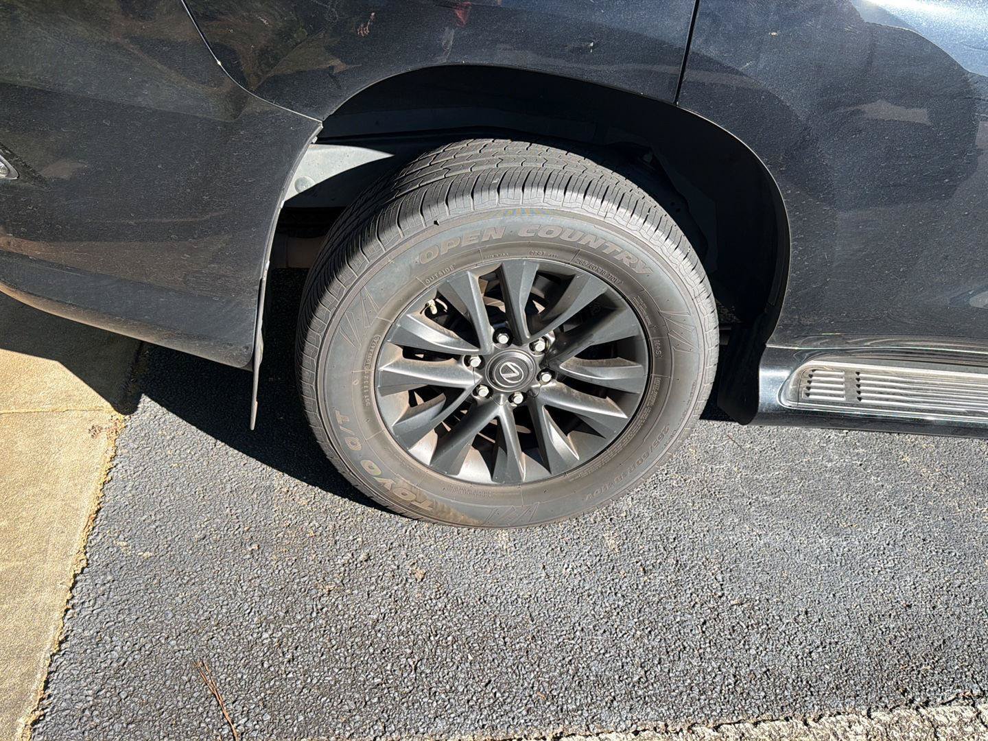 Certified 2022 Lexus GX 460 Premium w/ Premium Plus Package AWD/4WD image 7