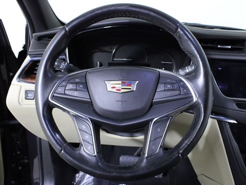 Used 2018 Cadillac XT5 Luxury w/ Driver Awareness Package image 23