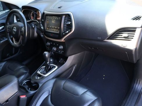 Used 2017 Jeep Cherokee Limited AWD/4WD image 23