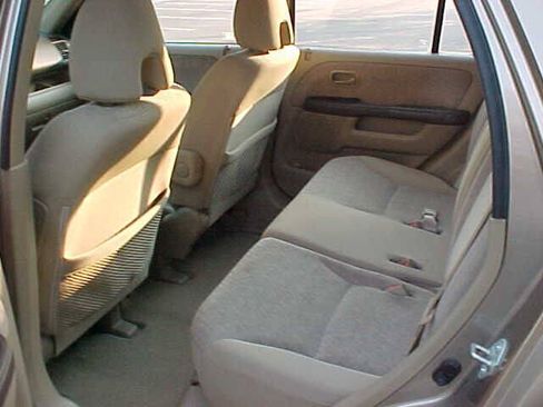 Used 2005 Honda CR-V LX image 9