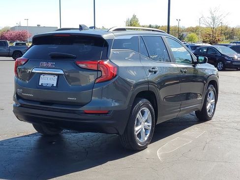 Used 2021 GMC Terrain SLE w/ Driver Convenience Package AWD/4WD image 3