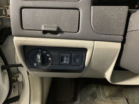 Used 2012 Ford Fusion SE FWD image 25