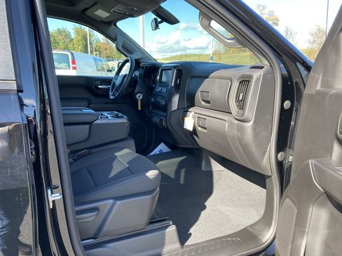 Used 2020 Chevrolet Silverado 1500 Custom w/ Custom Value Package AWD/4WD image 16