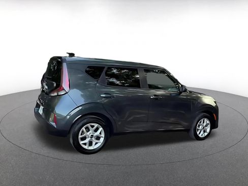 Used 2025 Kia Soul LX w/ LX Technology Package FWD image 11
