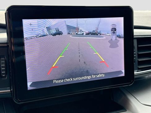 Used 2020 Ford Explorer XLT w/ Equipment Group 202A image 11