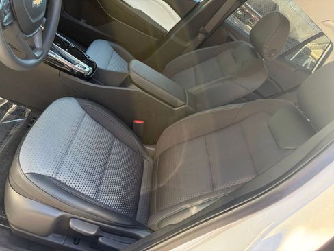 Used 2025 Chevrolet Trax LT image 30