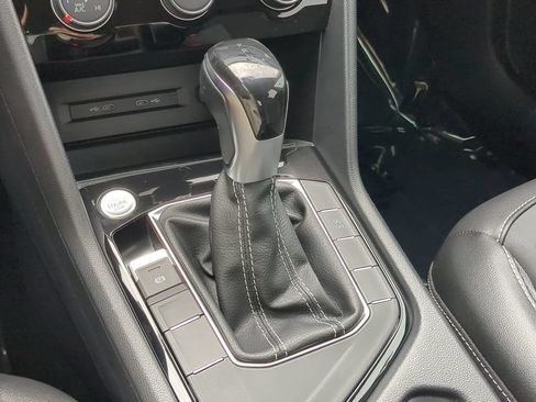 Certified 2023 Volkswagen Taos SE FWD image 24