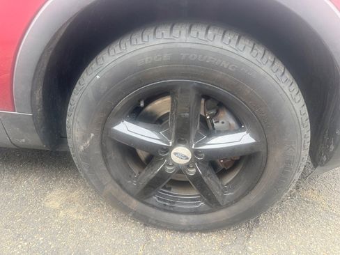 Used 2016 Ford Explorer XLT w/ Equipment Group 202A image 8