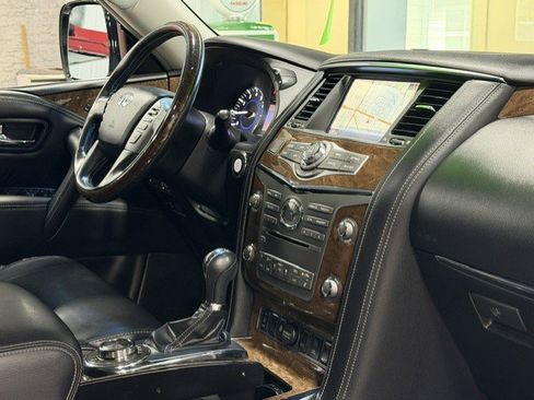 Used 2017 INFINITI QX80 4WD w/ Driver Assistance Package image 10