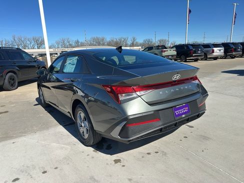 New 2026 Hyundai Elantra SE image 6