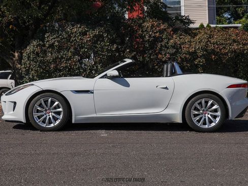 Used 2017 Jaguar F-TYPE Convertible image 3