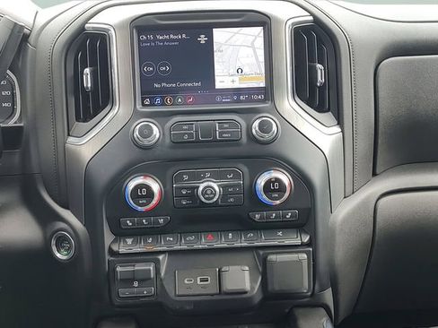 Used 2022 GMC Sierra 3500 Denali w/ Denali Ultimate Package AWD/4WD image 13