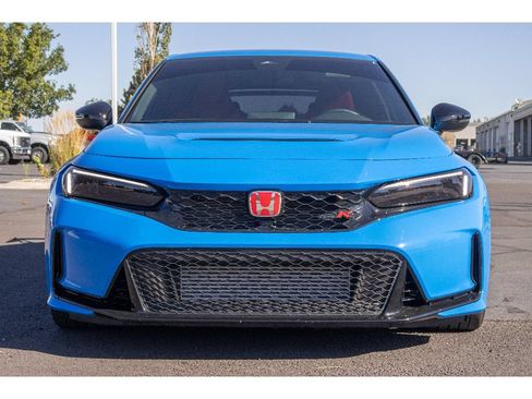 Used 2023 Honda Civic Type R image 8
